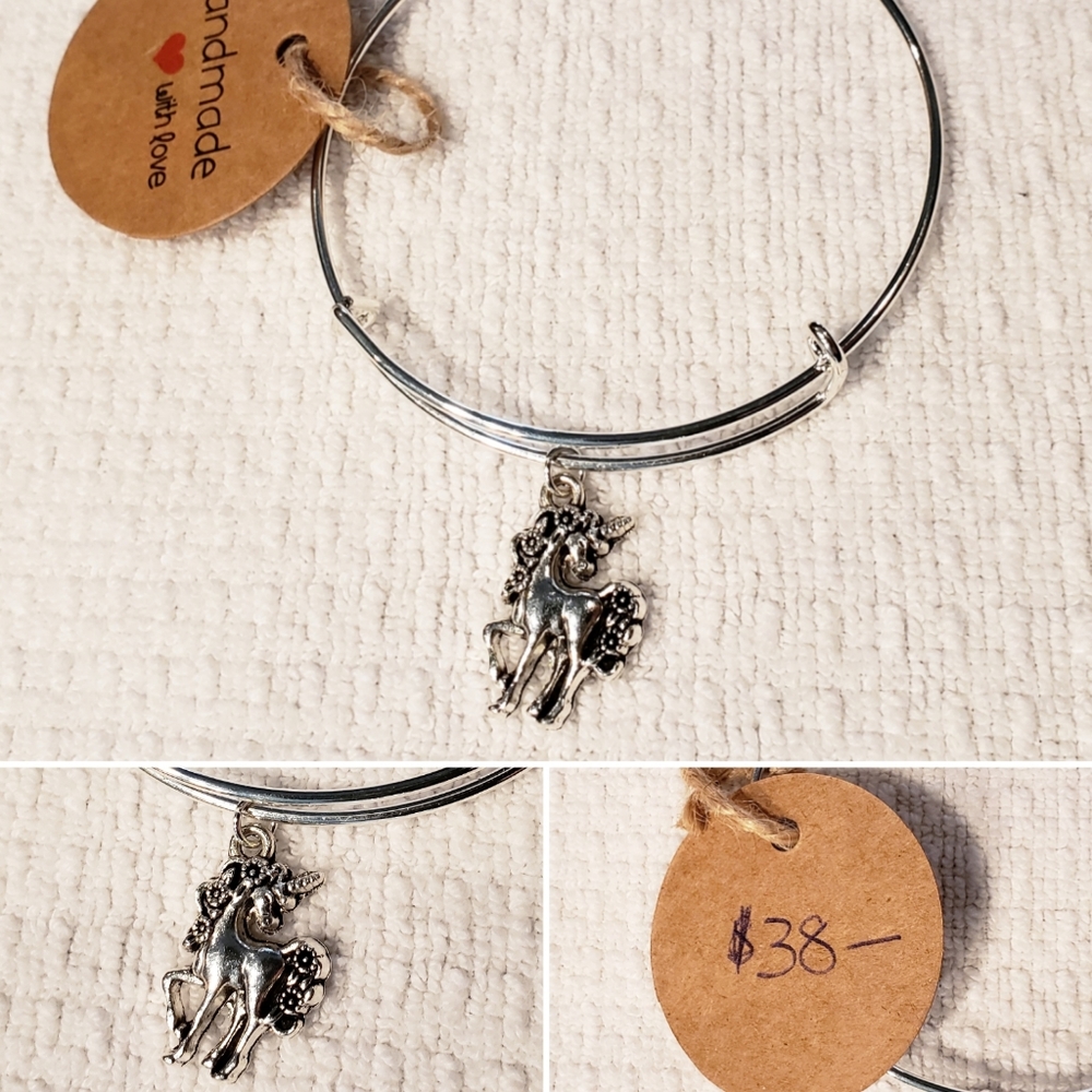 🆕️🦄 NWT Unicorn Charm Bracelet Bangle Girls